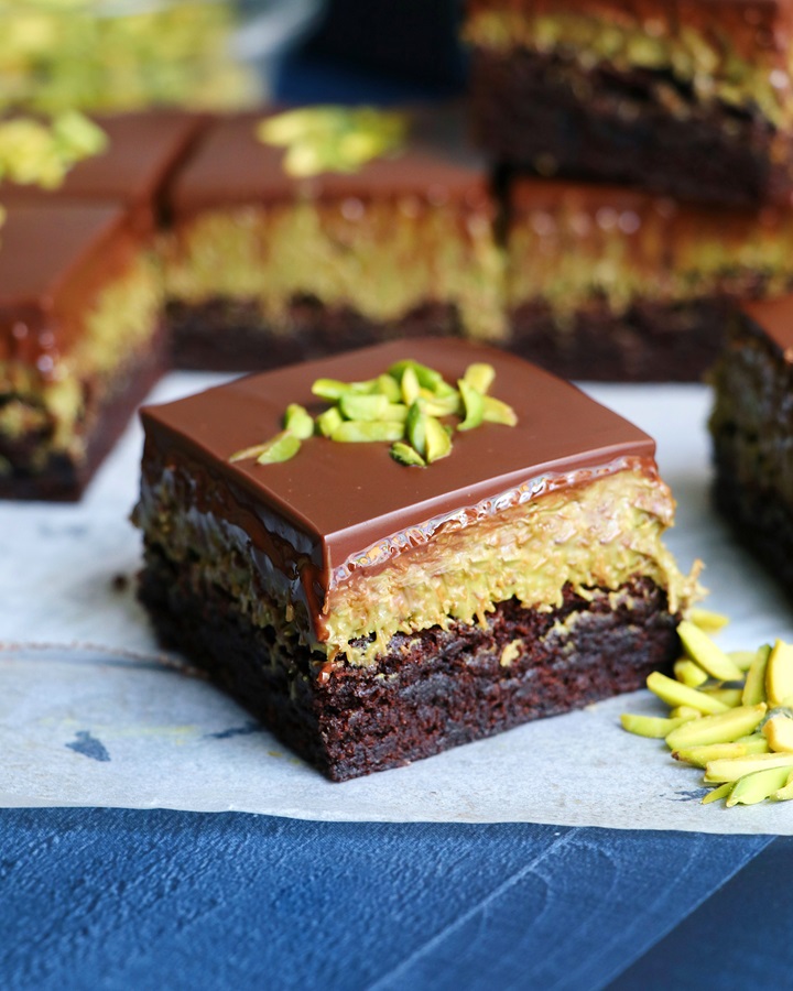 Pistachio Chocolate brownies with Kunafa
